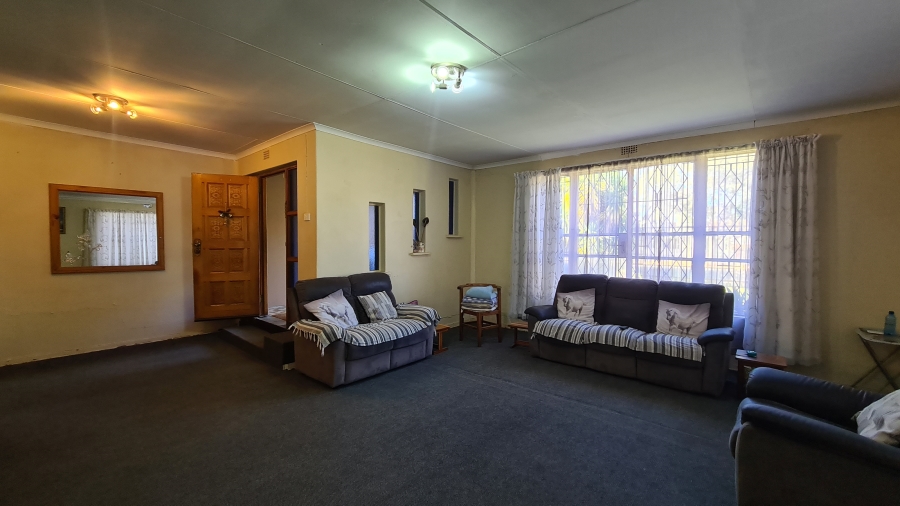 4 Bedroom Property for Sale in Naudeville Free State